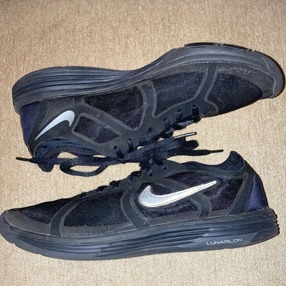 NIKE Lunarlon Womens Sneakers Size 8